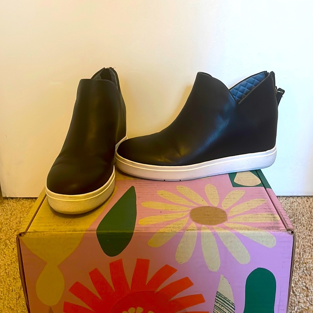 Dr. Scholl’s Wedge Sneakers